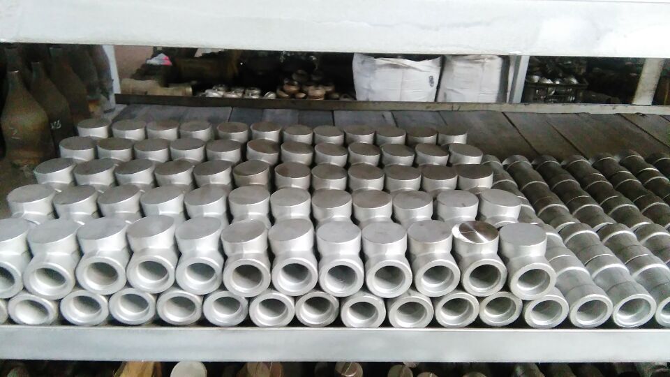 毛坯庫產品擺放整齊